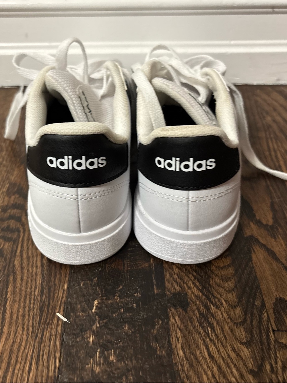 adidas Kids White and Black Low-Top Lace-Up Sneakers - Grand Court 2.0 size 4y